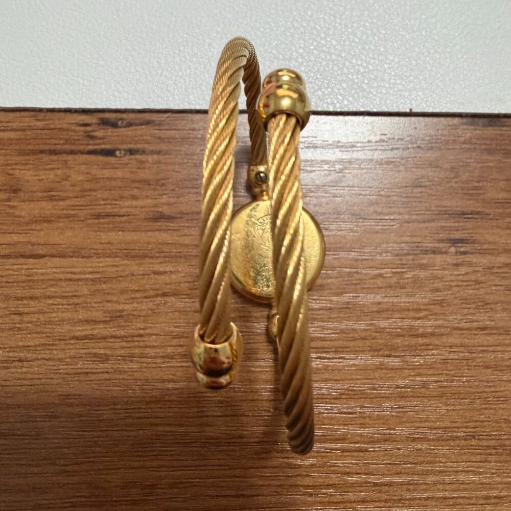 100% Authentic Vintage Mother of Pearl Gucci Watch - Picture 3 of 5